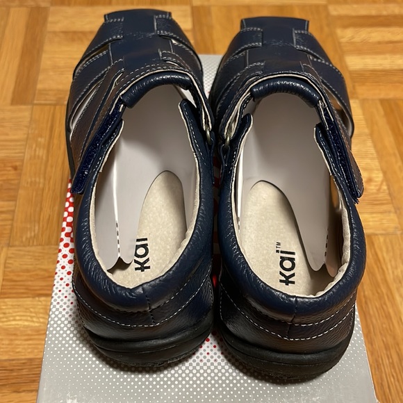 Brand new in box Size 3Y See Kai Run - Kai Dillon II, Navy - Picture 3 of 6